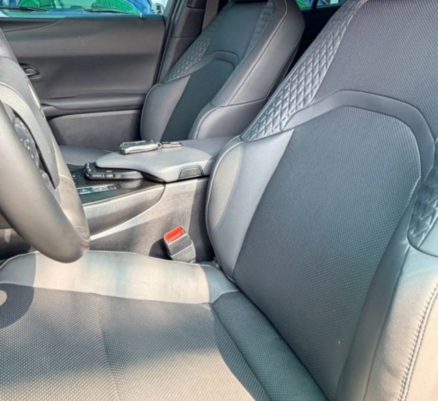 2022年✅Lexus UX300E 純電✅雙前座電動座椅✅定速✅LED頭燈✅僅跑3萬✅可全貸✅免保人  第4張相片