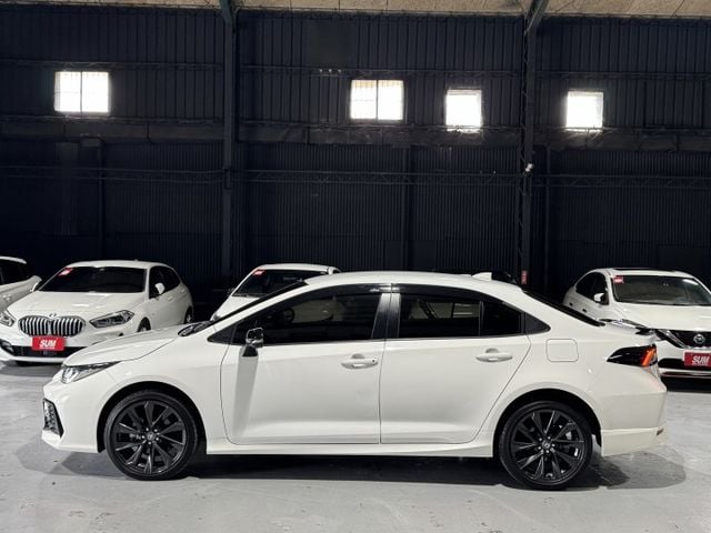 2.0 汽油 GR-SPORT 新型大改款 ACC 空套 I-KEY 摸門 液晶儀錶 導航 顯影 卡不累 18吋圈  第3張相片