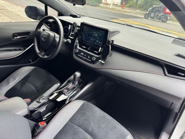 2.0 汽油 GR-SPORT 新型大改款 ACC 空套 I-KEY 摸門 液晶儀錶 導航 顯影 卡不累 18吋圈  第11張相片