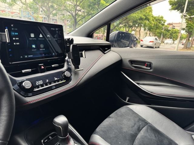 2.0 汽油 GR-SPORT 新型大改款 ACC 空套 I-KEY 摸門 液晶儀錶 導航 顯影 卡不累 18吋圈  第14張相片