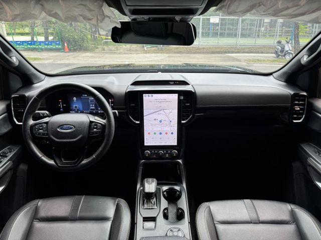 2.0渦輪 新型大改款 ACC 大螢幕 4WD 後拉版 側踏 盲點 導航 顯影 方控 恆溫 車偏 行車 後出風口  第2張相片
