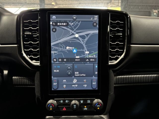 2.0渦輪 新型大改款 ACC 大螢幕 4WD 後高蓋 側踏 盲點 導航 顯影 方控 恆溫 車偏 行車 後出風口  第12張相片