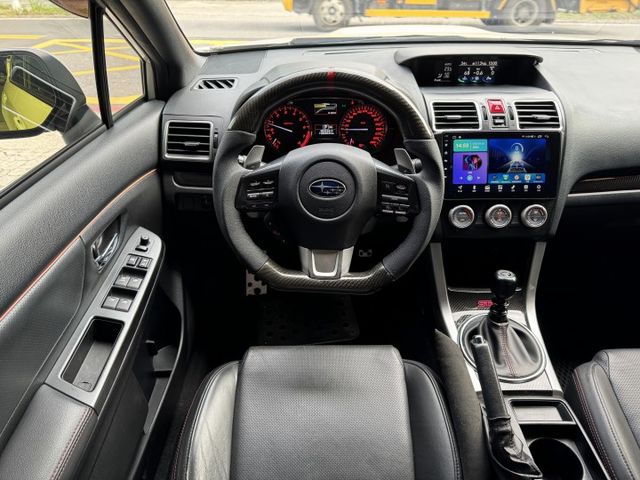 2.0渦輪 4WD 運動版 空套 大尾翼 I-KEY 9安 安卓機 導航 顯影 卸壓閥 18圈 變形蟲方向盤  第12張相片