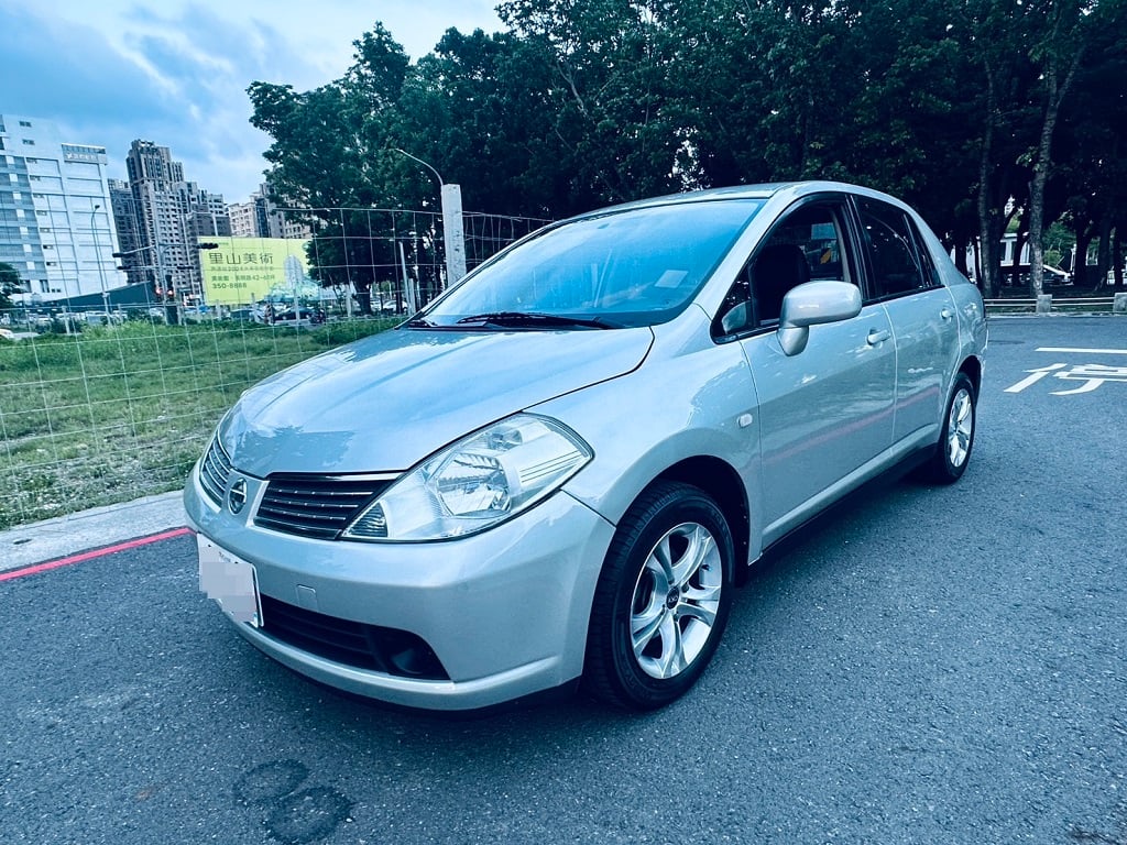 《鑫宏車業》此商品已下架---四門 一代B規 方便實惠 代步車  第1張相片