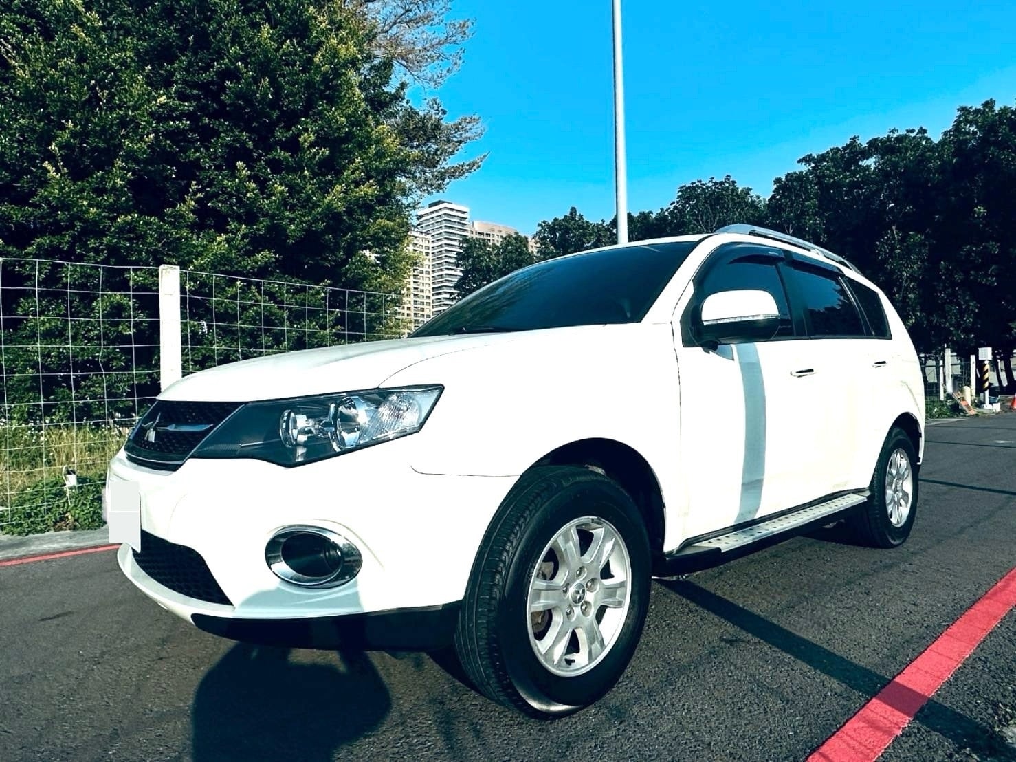 《鑫宏車業》此商品已下架---二代小改款豪華型，出遊必選車 享受全家出遊的樂趣..  第1張相片