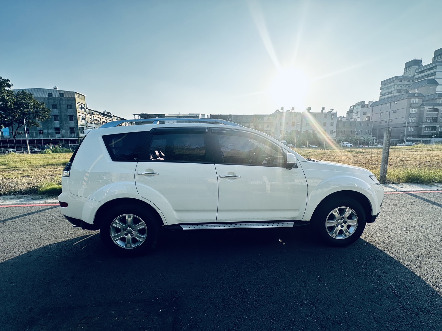 《鑫宏車業》此商品已下架---二代小改款豪華型，出遊必選車 享受全家出遊的樂趣..  第5張相片