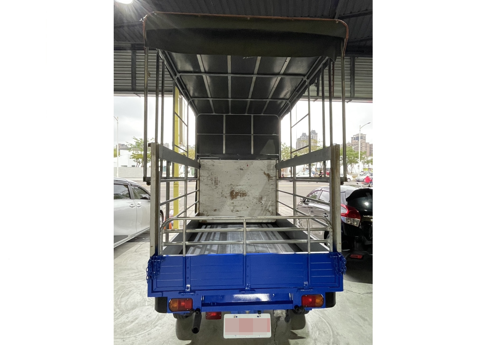 《鑫宏車業》此商品已下架---新進車輛 ◆升降貨帆 載貨空間大◆可配合消費者更改為車斗或車廂  第4張相片