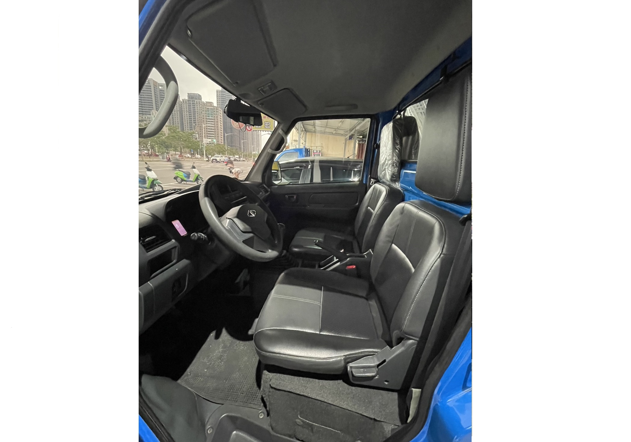 《鑫宏車業》此商品已下架---新進車輛 ◆升降貨帆 載貨空間大◆可配合消費者更改為車斗或車廂  第6張相片