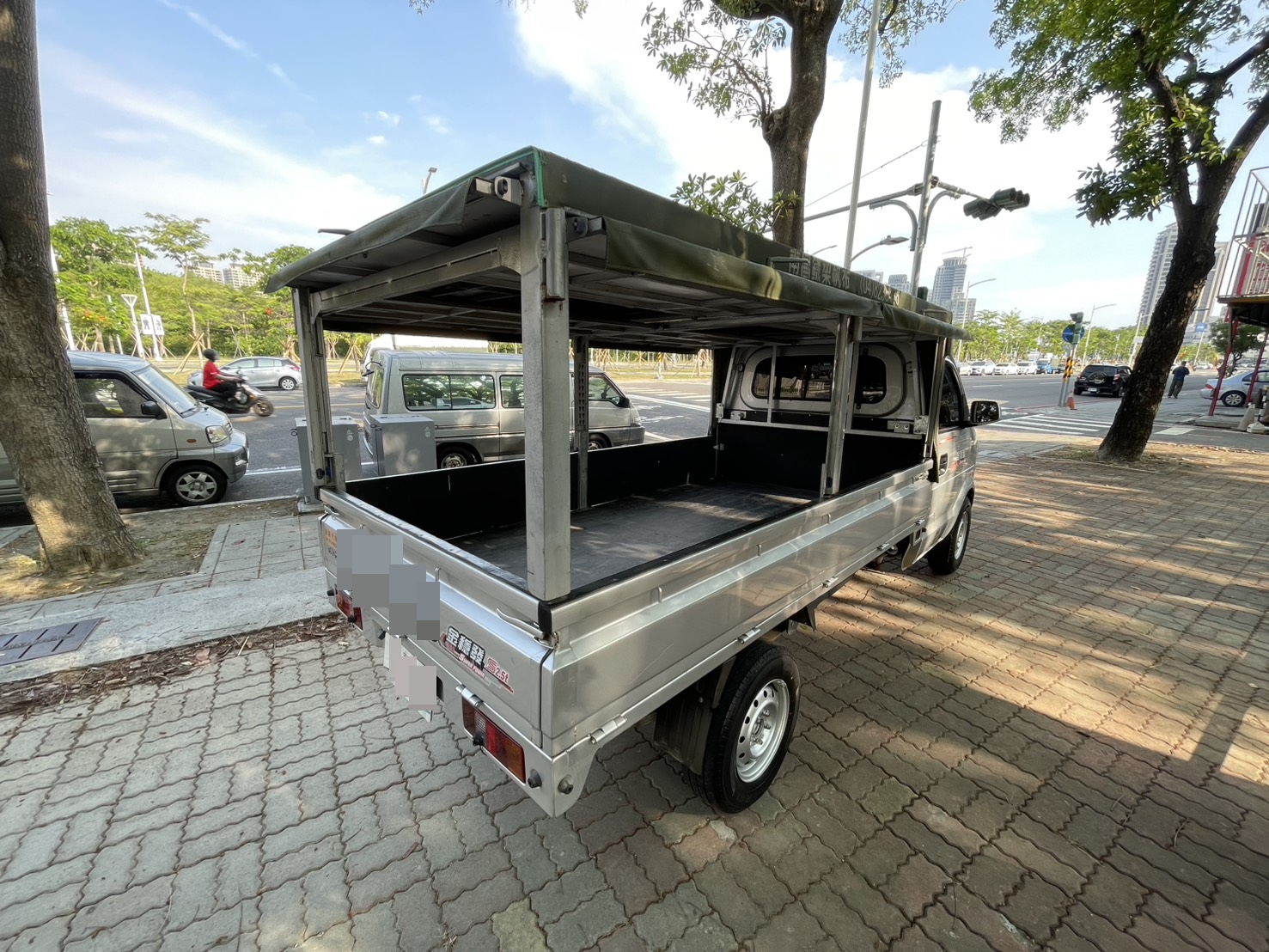 《鑫宏車業》此商品已下架---新進車輛 DFSK廠牌 免離合器 手自排 任何人都會開上路  第3張相片
