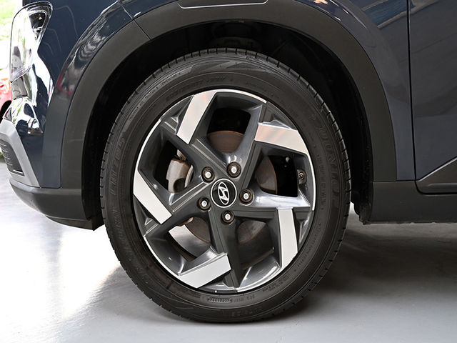 Hyundai Venue  第1張相片