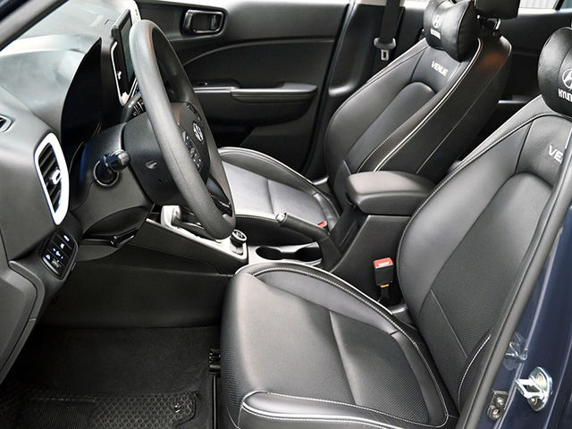 Hyundai Venue  第13張相片