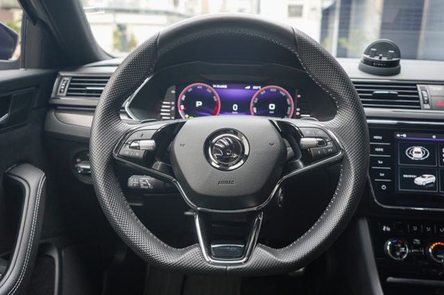 sport line 4*4版、渦增、倒顯、導航、免KEY、定速、跟車、電尾、電動座椅、全景天窗  第12張相片