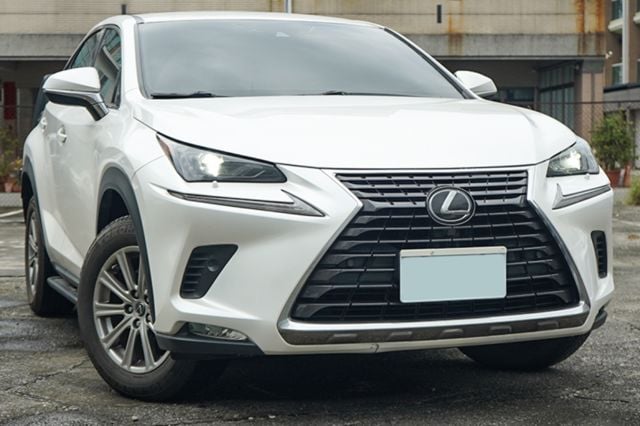 菁英Plus版、里程10萬多、雙前電座、倒顯、免KEY、電動尾門、盲點、定速、跟車、整備中  第1張相片