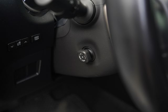 菁英Plus版、里程10萬多、雙前電座、倒顯、免KEY、電動尾門、盲點、定速、跟車、整備中  第17張相片