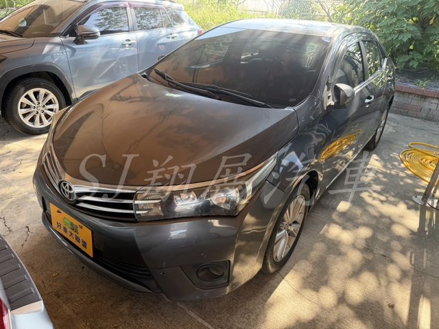 TOYOTA豐田 ALTIS  第1張相片
