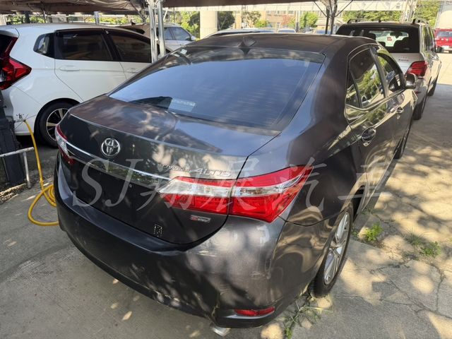TOYOTA豐田 ALTIS  第4張相片