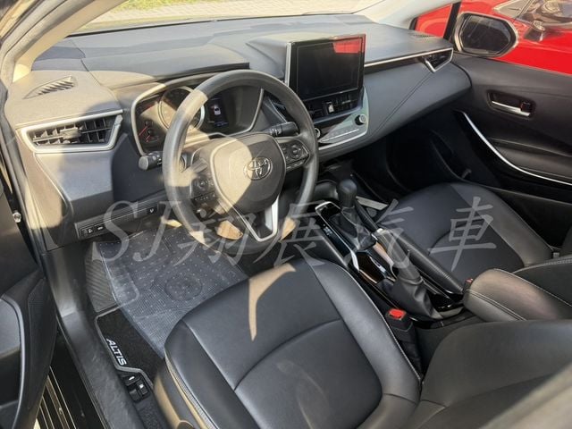 TOYOTA豐田 ALTIS  第5張相片