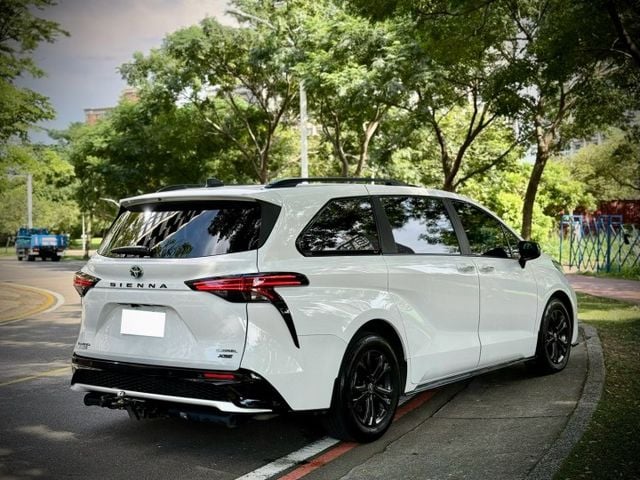市場稀有XSE版 AWD 加裝合法拖車勾  第4張相片