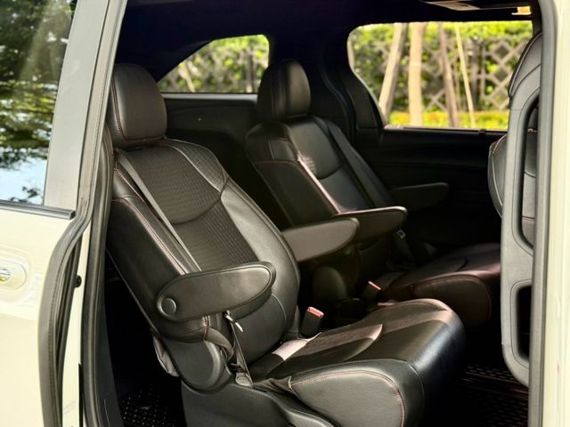 市場稀有XSE版 AWD 加裝合法拖車勾  第7張相片