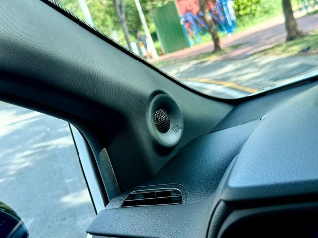 市場稀有XSE版 AWD 加裝合法拖車勾  第14張相片