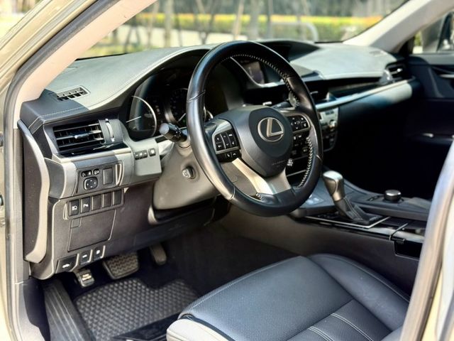 豪華版 全原廠保養 ACC 車偏警示 雙前座電動椅  第9張相片