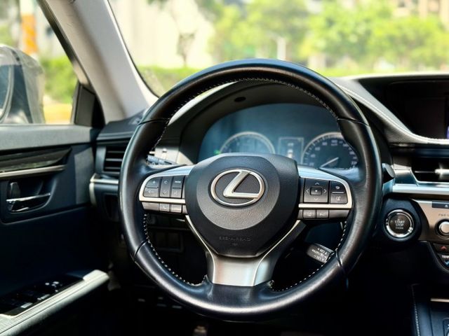 豪華版 全原廠保養 ACC 車偏警示 雙前座電動椅  第11張相片