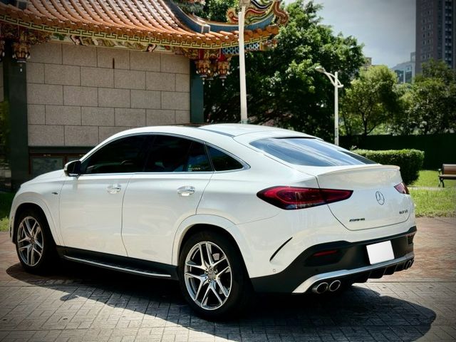 AMG 53 coupe U88旋鈕 全景天窗 賽車椅 紅色安全帶  第2張相片