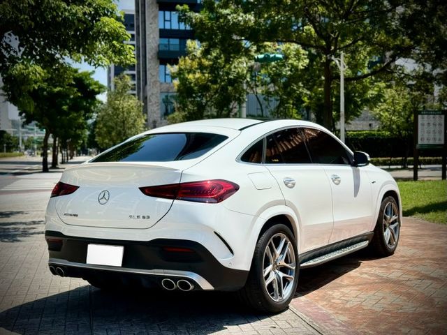 AMG 53 coupe U88旋鈕 全景天窗 賽車椅 紅色安全帶  第4張相片