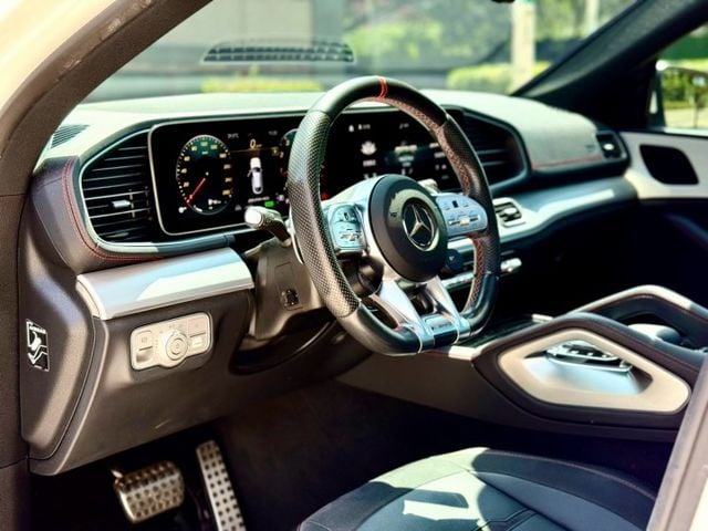 AMG 53 coupe U88旋鈕 全景天窗 賽車椅 紅色安全帶  第9張相片