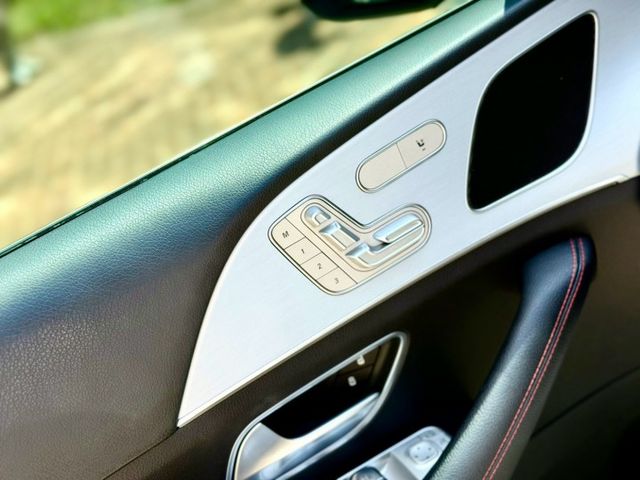 AMG 53 coupe U88旋鈕 全景天窗 賽車椅 紅色安全帶  第10張相片