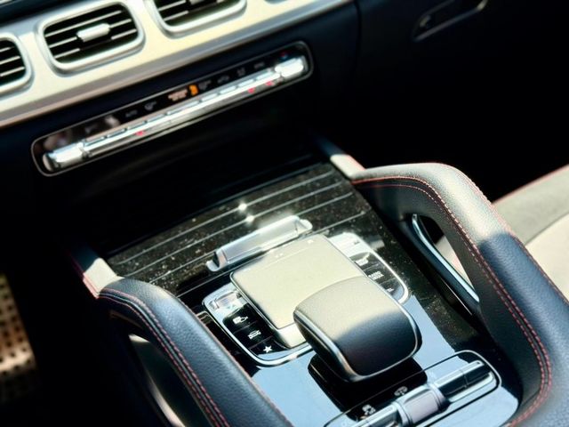 AMG 53 coupe U88旋鈕 全景天窗 賽車椅 紅色安全帶  第13張相片