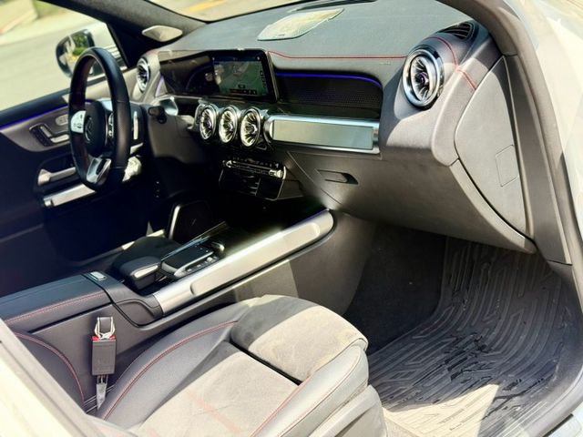 EQB 300 4MATIC 加裝通風椅  第6張相片