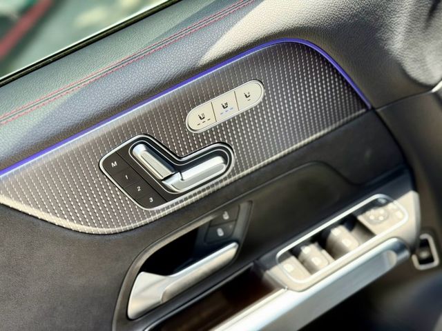 EQB 300 4MATIC  第11張相片