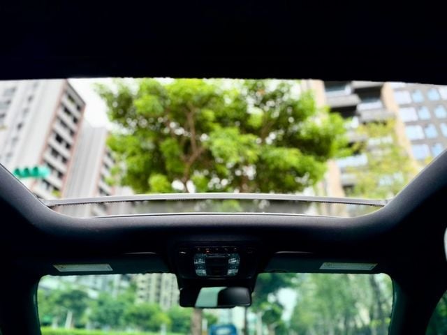 23P AMG夜色 四傳 柏林 加熱椅 360環景 多光束  第15張相片