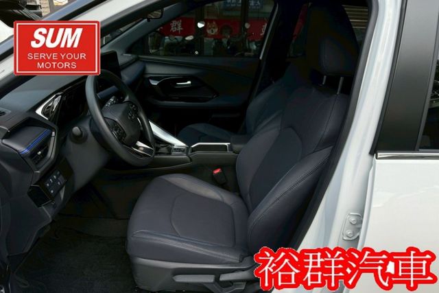 【YES認證里程保證】里程僅跑8千多、電動尾門、車況跟新車沒兩樣、倒車顯影、配備齊全  第7張相片