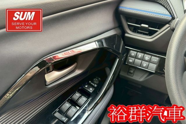【YES認證里程保證】里程僅跑8千多、電動尾門、車況跟新車沒兩樣、倒車顯影、配備齊全  第11張相片