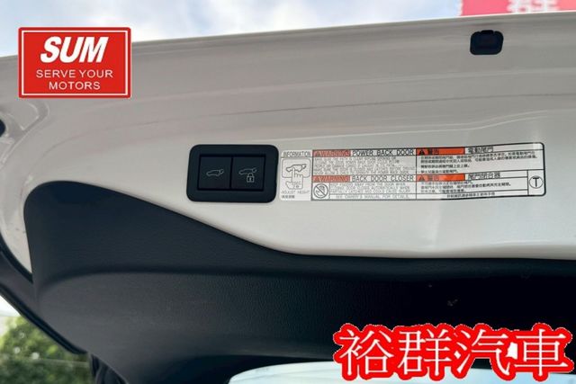 【YES認證里程保證】里程僅跑8千多、電動尾門、車況跟新車沒兩樣、倒車顯影、配備齊全  第19張相片