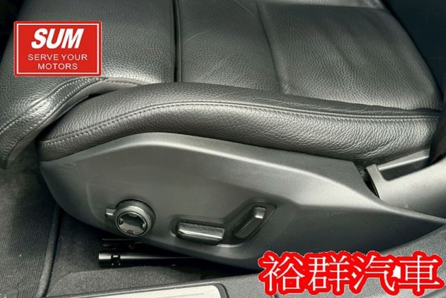 【YES認證里程保證】輕油電旅行車、車內空間寬敞舒適、安全性極高、配備高級、腳踢尾門、環景  第8張相片
