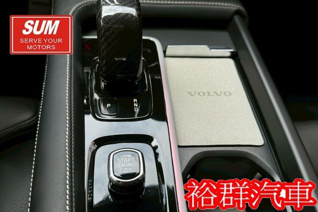 【YES認證里程保證】輕油電旅行車、車內空間寬敞舒適、安全性極高、配備高級、腳踢尾門、環景  第13張相片