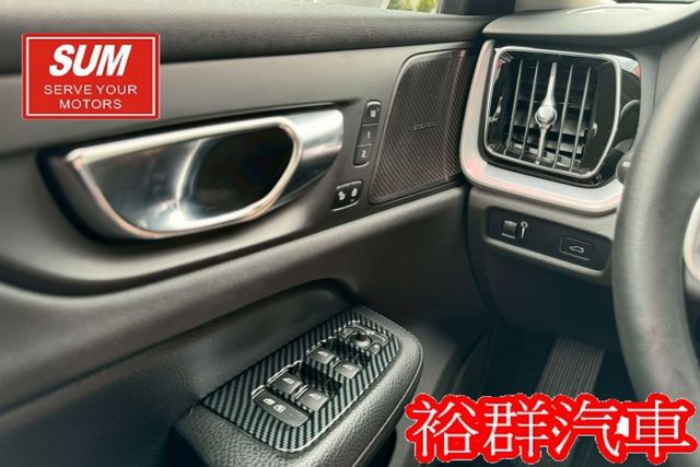 【YES認證里程保證】輕油電旅行車、車內空間寬敞舒適、安全性極高、配備高級、腳踢尾門、環景  第14張相片