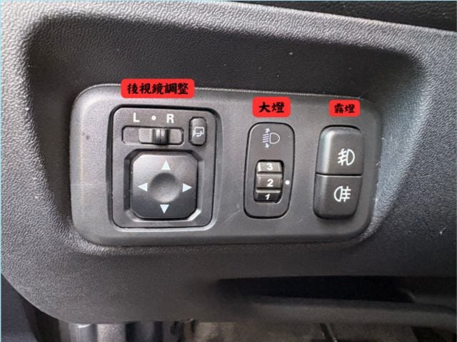 ☑一手車 ☑原鈑件 ☑原廠保養 ☑原廠保固 ☑買車再送安卓機 ☑盲點 ☑電動尾門  第6張相片