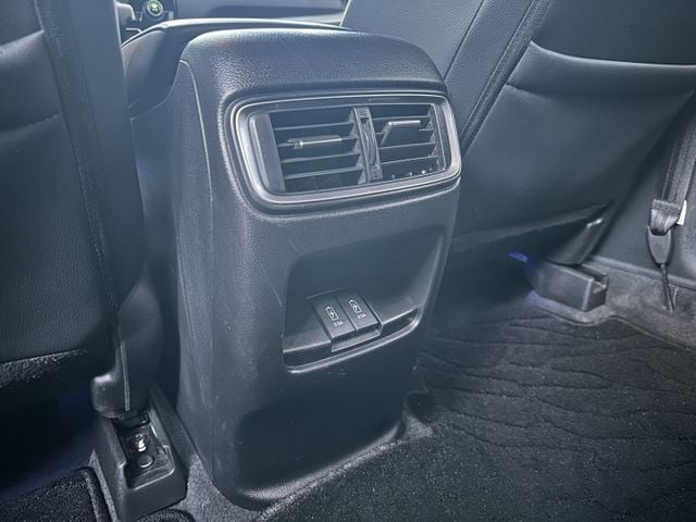 CRV五代! 1.5渦輪增壓 電子手剎車 Auto Hold 後座出風口 數位儀表 僅跑五萬! 內容有詳細照片  第13張相片