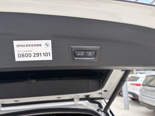 2026年領 20xLine版 全車貼膜 電動座椅 電動尾門 全彩數位儀表 HK音響 原廠保固中 僅跑1萬多公里  第4張相片