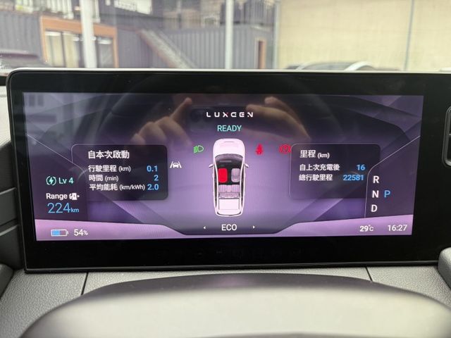 2026年領 5人純粹版 全車貼膜 升級隔音 原廠貫穿尾燈 前氣壓頂桿 ACC跟車 衛星導航 原廠保固中  第13張相片