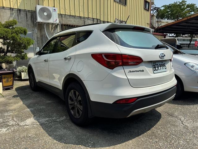 HYUNDAI現代 SANTA FE  第4張相片