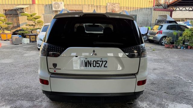 MITSUBISHI三菱 OUTLANDER  第3張相片