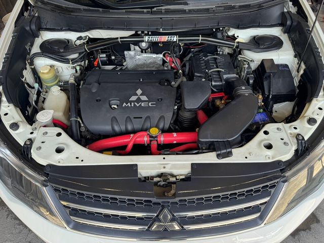 MITSUBISHI三菱 OUTLANDER  第5張相片