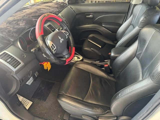 MITSUBISHI三菱 OUTLANDER  第8張相片