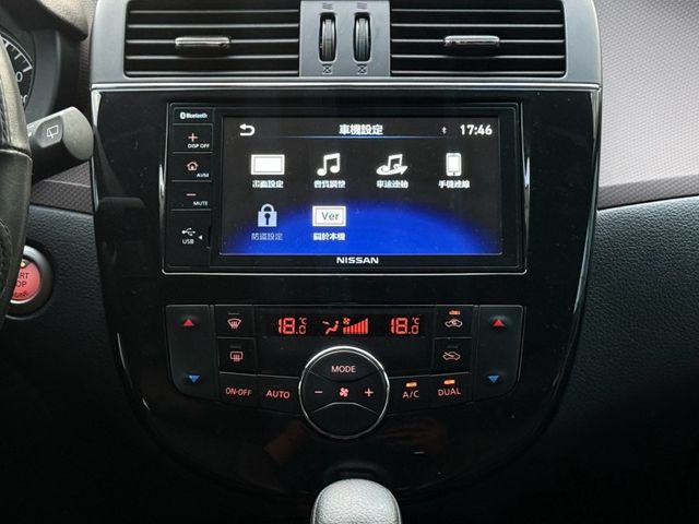 Nissan  Tiida  第13張相片