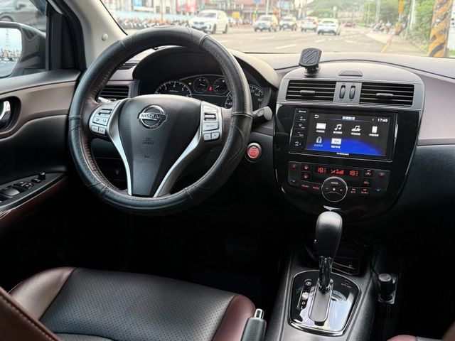 Nissan  Tiida  第16張相片